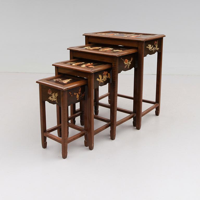 SATSBORD, 4 delar, orientalisk, 1900-tal.