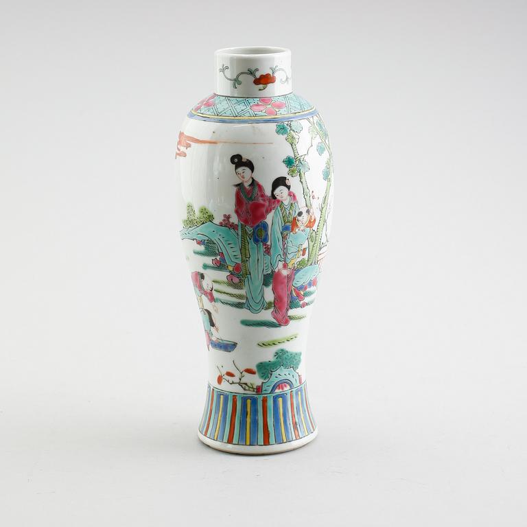 VAS, porslin, Kina, 1800-/1900-tal.