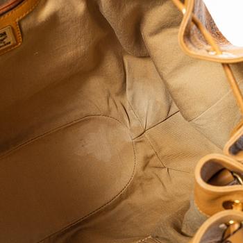 MCM, bucket bag.