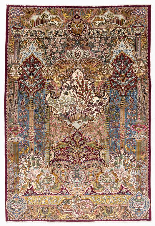 A Kashmar carpet, ca 295 x 202 cm.