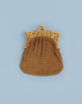859. A FRENCH 19TH/20TH CENTURY GOLD PURSE.