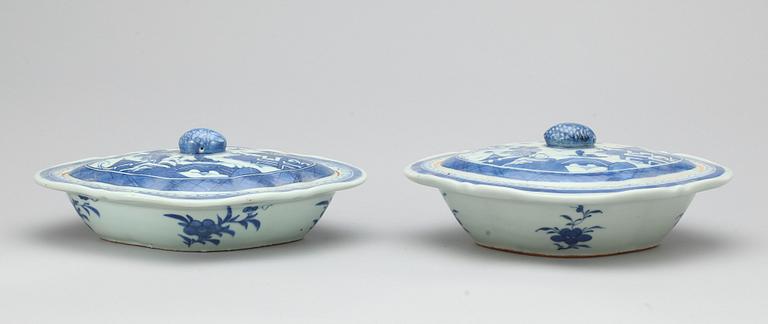 KAROTTER, ett par, porslin, Kina, 1800/1900-tal.