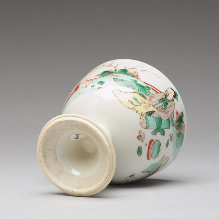 STEMCUP, porslin. Qingdynastin, Kangxi (1662-1722).