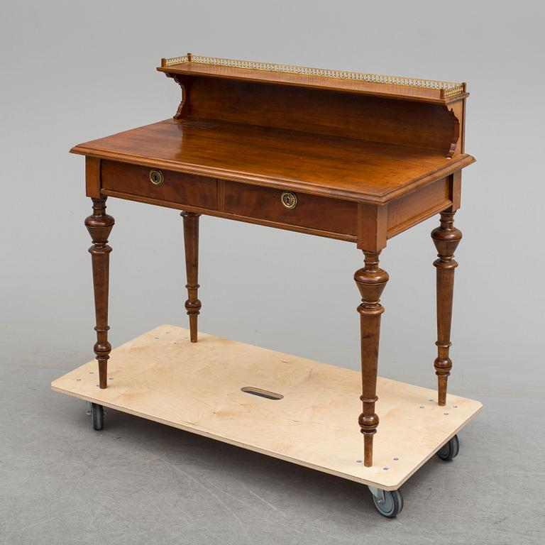 A late 19th century writing desk.