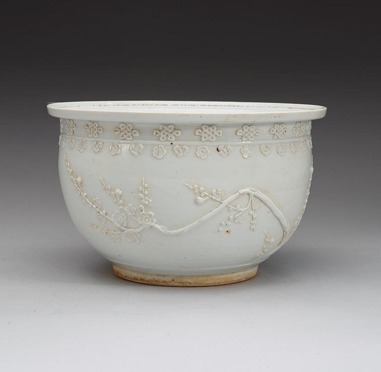 A "blanc de chine" flower pot, Qing dynasty 19th century.