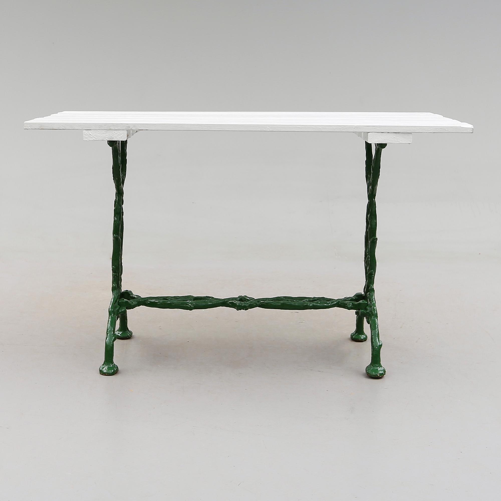 TRÄDGÅRDSBORD, 1900-talets första hälft.