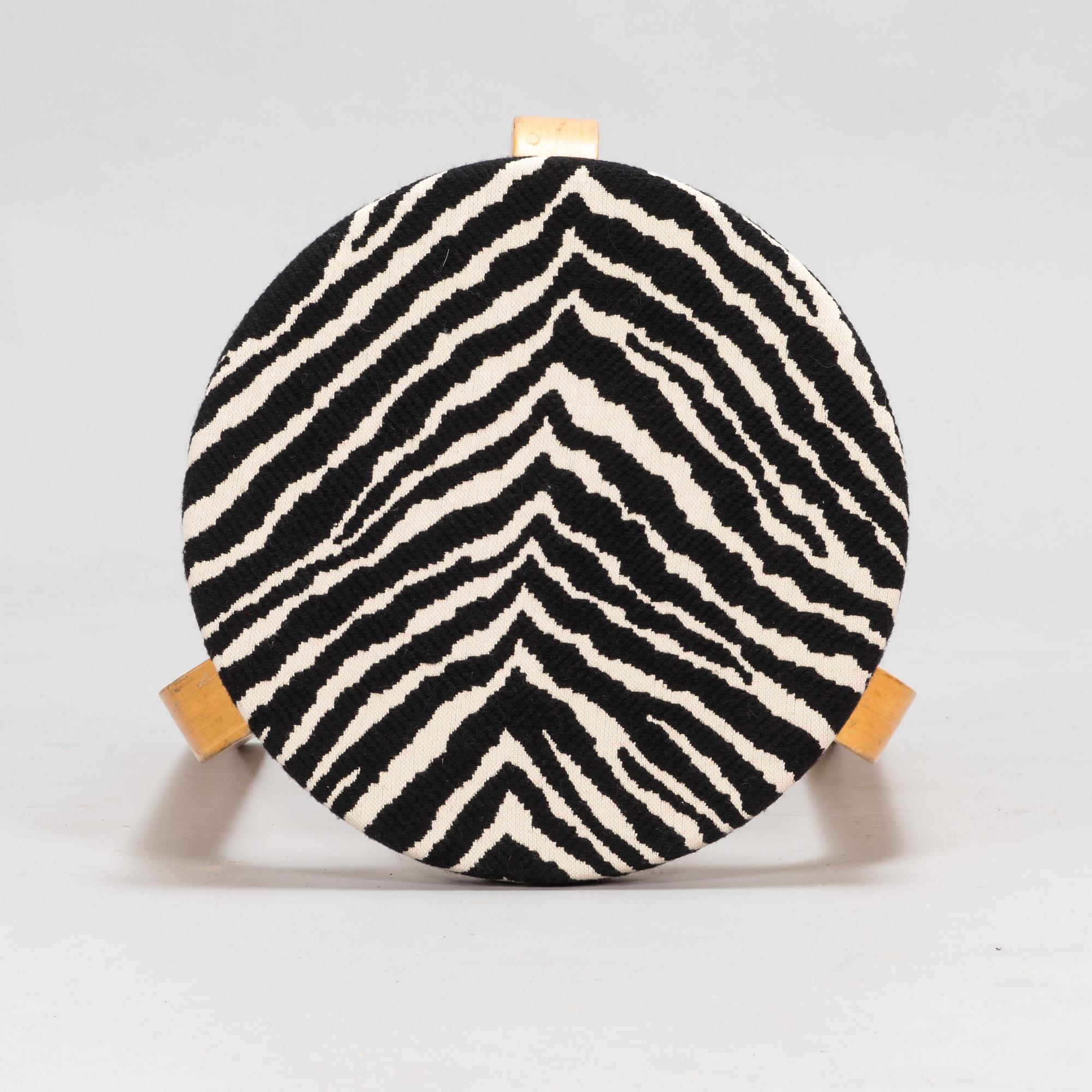 Alvar Aalto, jakkara, malli 60, Artek 1960/1970-luku.