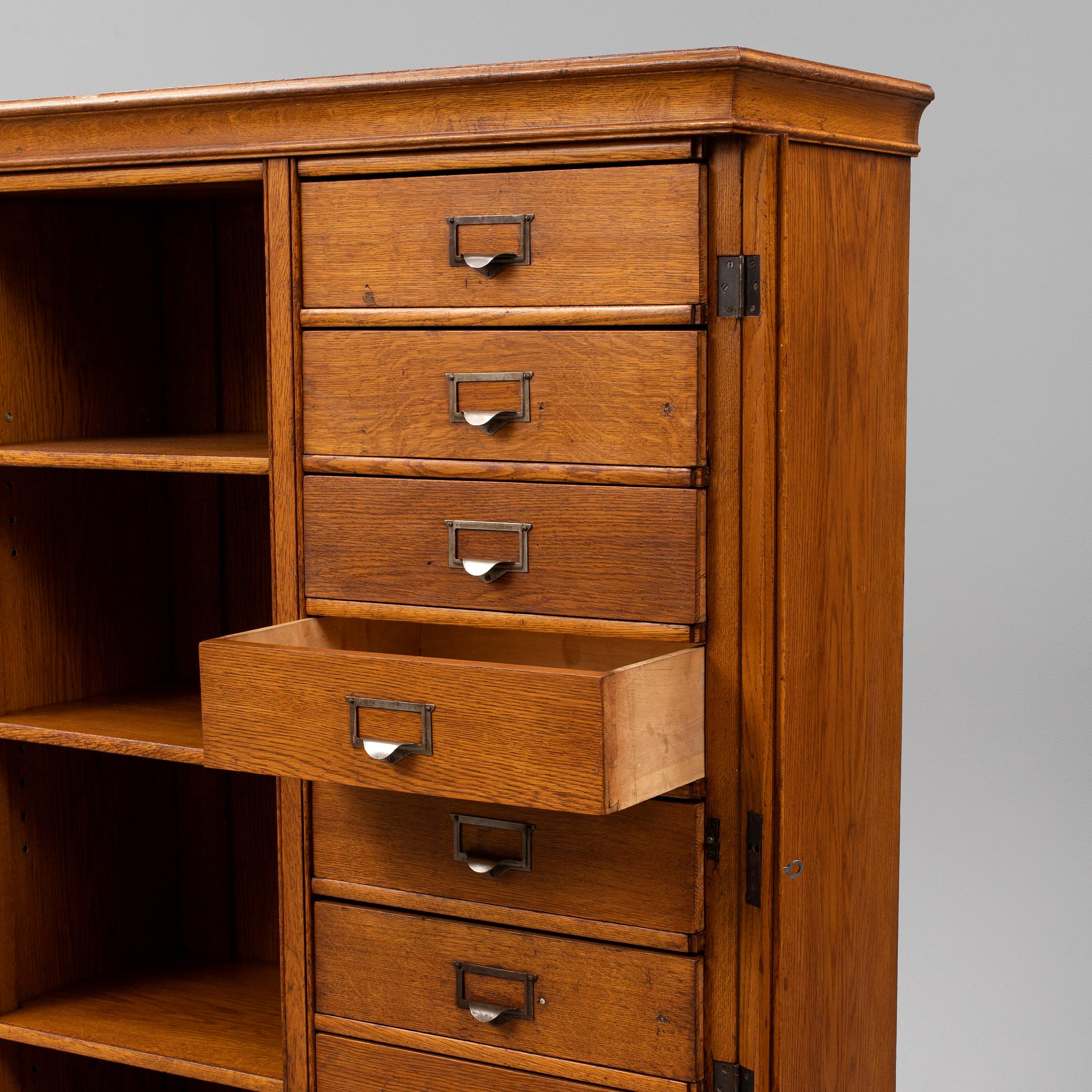 An early 20th century oak cabinet.