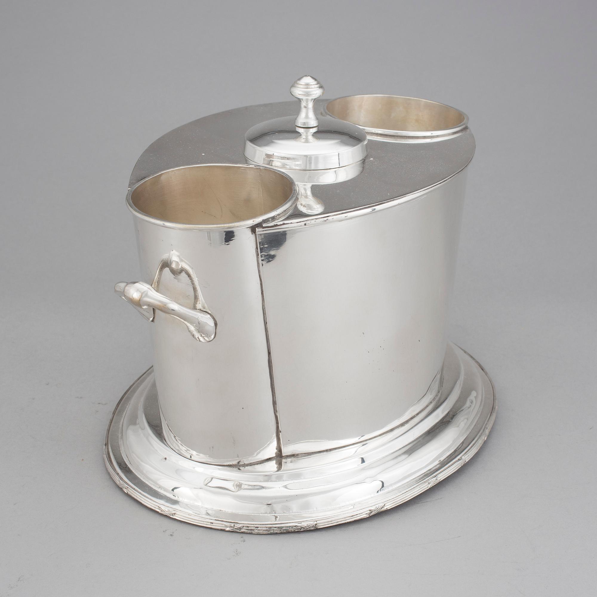 VITVINKYLARE, för två flaskor, 1900-talets slut.