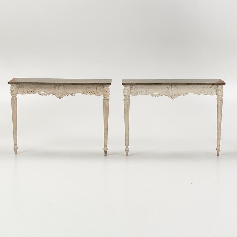 Konsolbord, ett par, Louis XVI-stil, omkring år 1900.