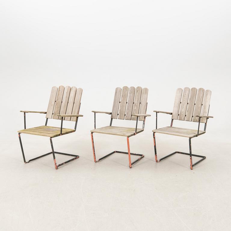 Arthur Lindqvist, Chairs "A2" 3 pcs, Grythyttan 20th century, along with accompanying table.