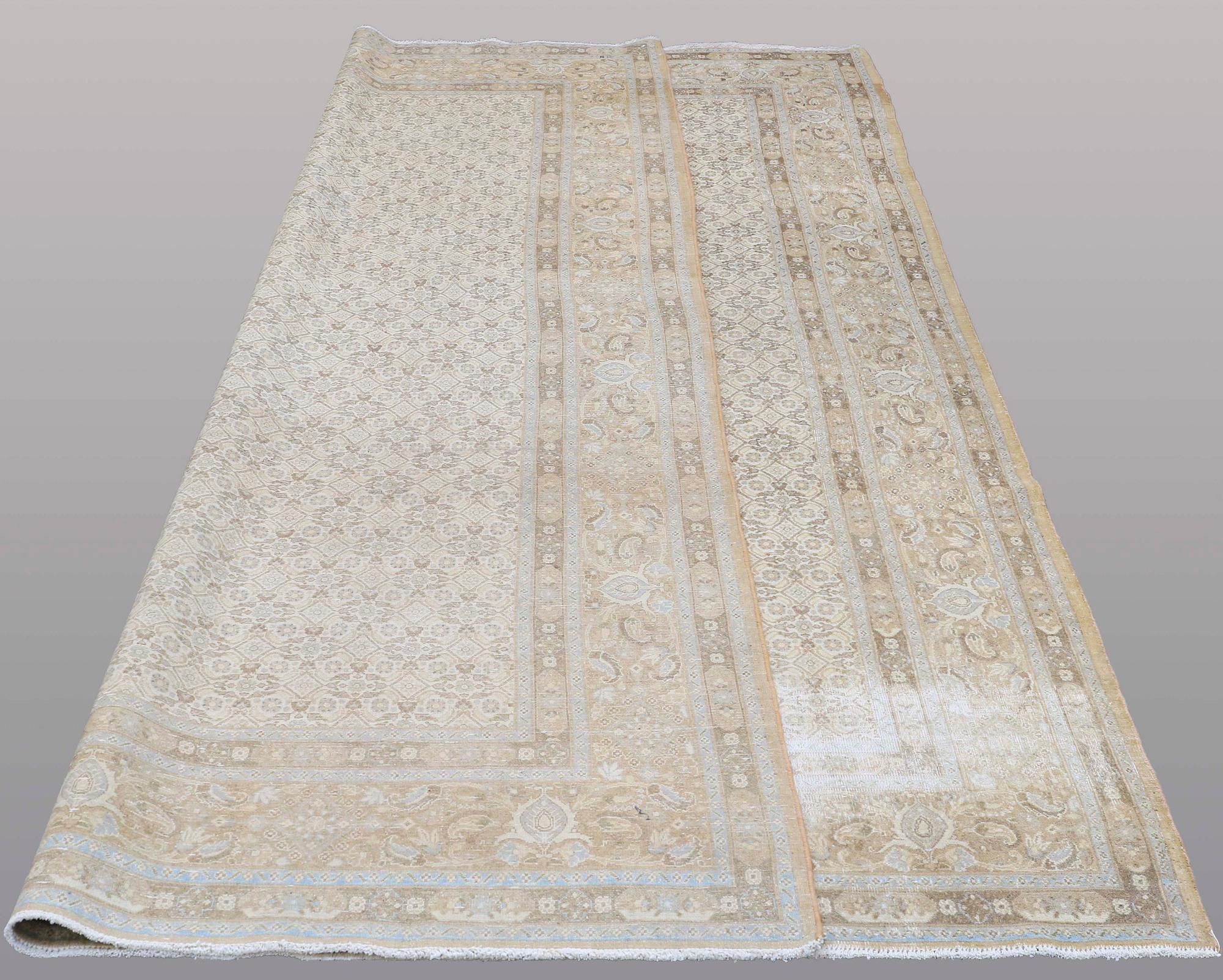 A CARPET, Oriental, ca 355 x 240 cm.
