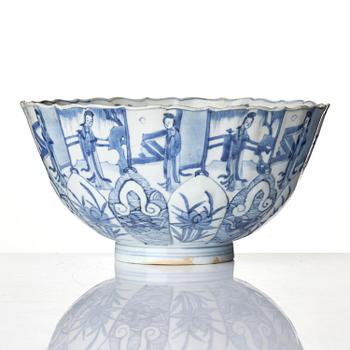 A fine blue and white bowl with molded panels, Qing dynasty, Kangxi (1662-1722).