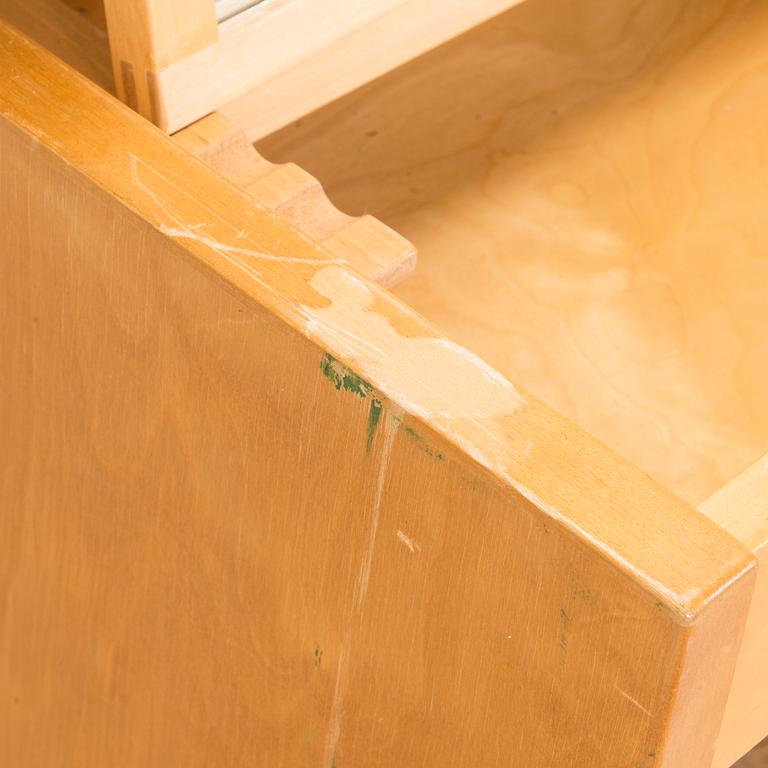 Aino Aalto, toalettbord / skrivbord,  modell 190, O.Y. Huonekalu- ja Rakennustyötehdas A.B. tidigt 1950-tal.