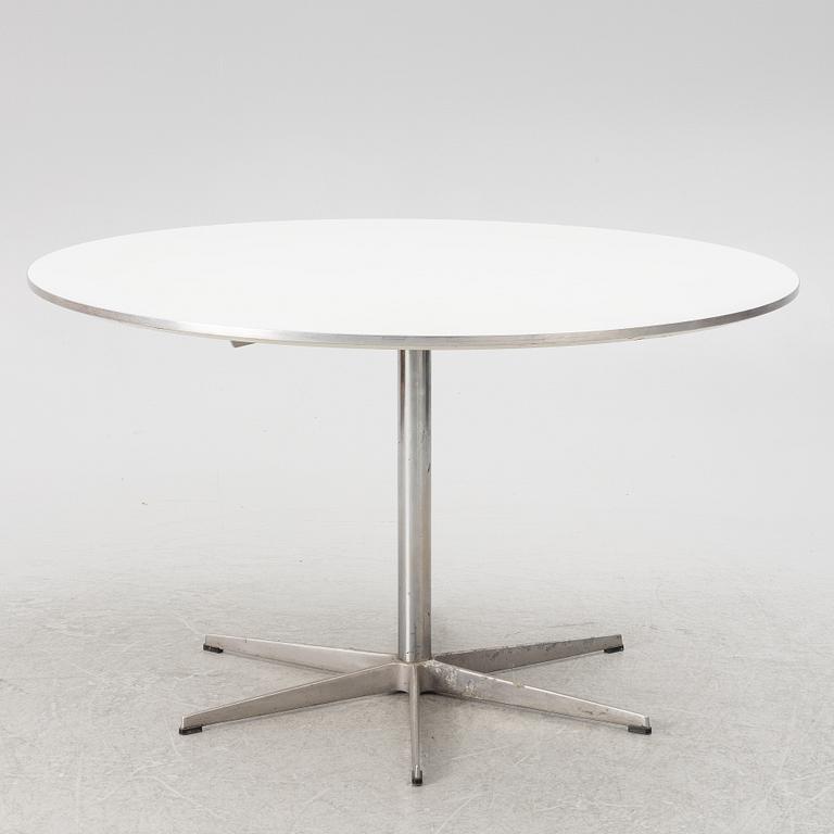 Arne Jacobsen, matbord, "Cirkulär / B825", Fritz Hansen, Danmark.