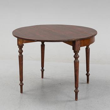 Bord, så kallat halvmånebord, 1800-talets andra hälft.