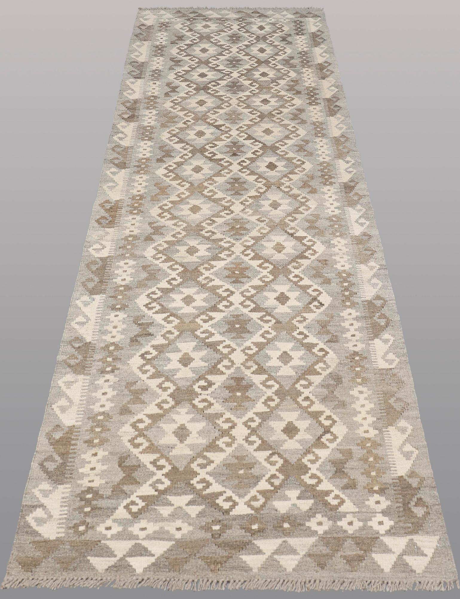 A RUNNER, Kelim, ca 293 x 81 cm.