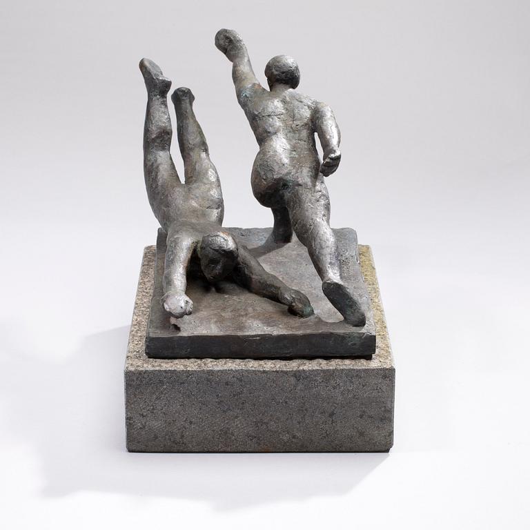 TAPIO KARI KUSTAA OVASKA, veistos, pronssia, signeerattu, numeroitu 10/20, ja päivätty -87.