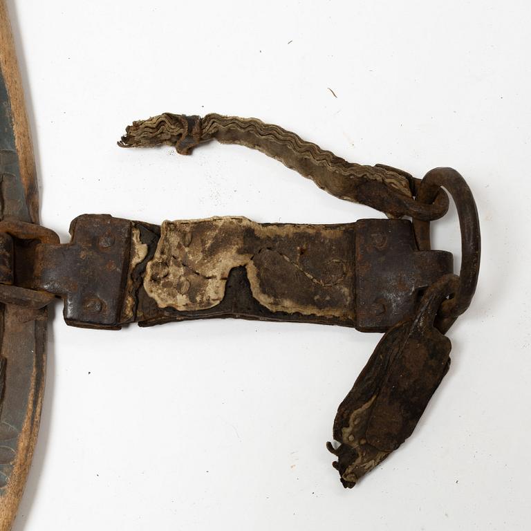 Lokor, ett par, Allmoge, troligen Hälsingland, 1700-tal.