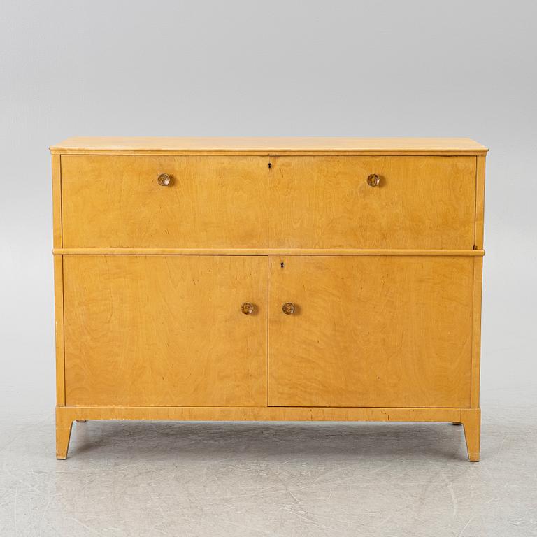 Axel Larsson, tillskrivet, skåp, Svenska Möbelfabrikerna, Bodafors, 1930-40-tal.