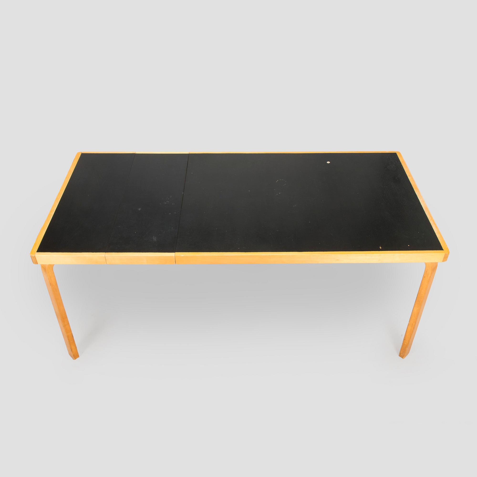 Alvar Aalto, bord, modell 95A, för O.Y. Huonekalu- ja Rakennustyötehdas A.B. 1940-tal.