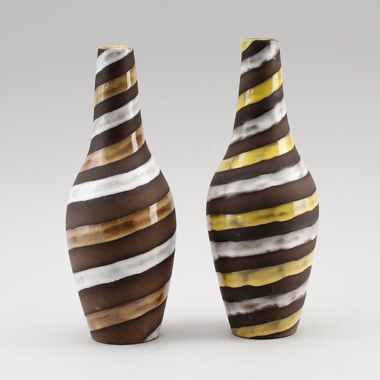 VASER, 2 st, keramik, "Spiral", Ingrid Atterberg, Upsala-Ekeby.
