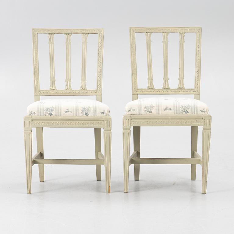 A pair of late Gustavian chairs from around the year 1800.