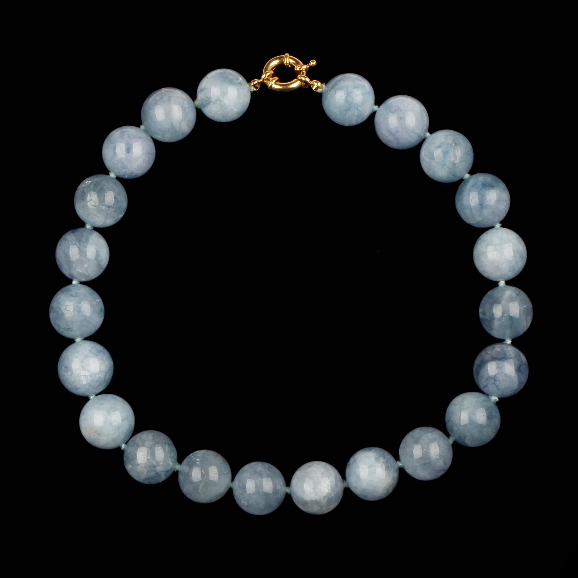 COLLIER, råakvamarinkulor, lås i gulmetall, 2000-tal.