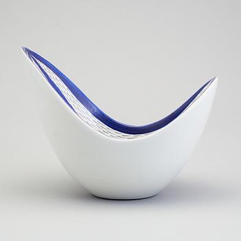 STIG LINDBERG, a faience bowl, Gustavsberg 1960s.