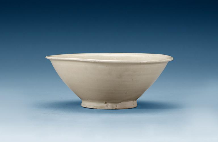 A white glazed ding yao bowl, Song dynasty (960-1279).