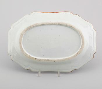 STEKFAT, porslin, Kina, Qianlong 1736-1795.