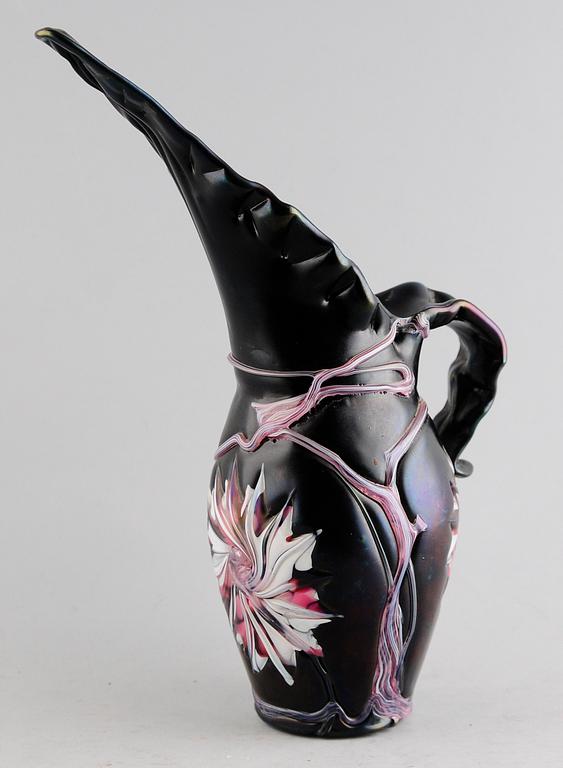 BRINGARE, glas, möjligen Loetz, tidigt 1900-tal.