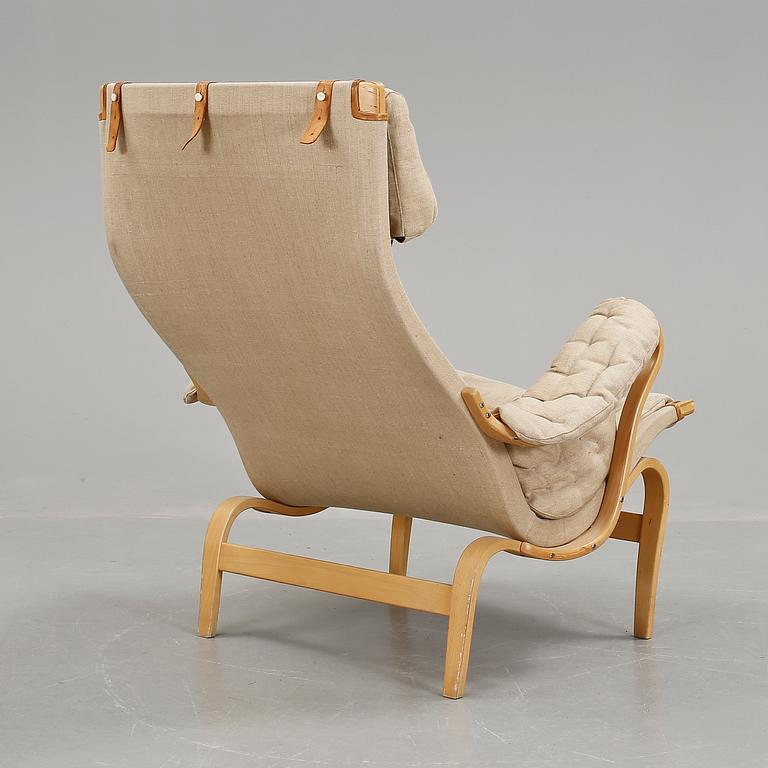 FÅTÖLJ, "Pernilla", Bruno Mathsson, DUX, 1900-talets andra hälft.