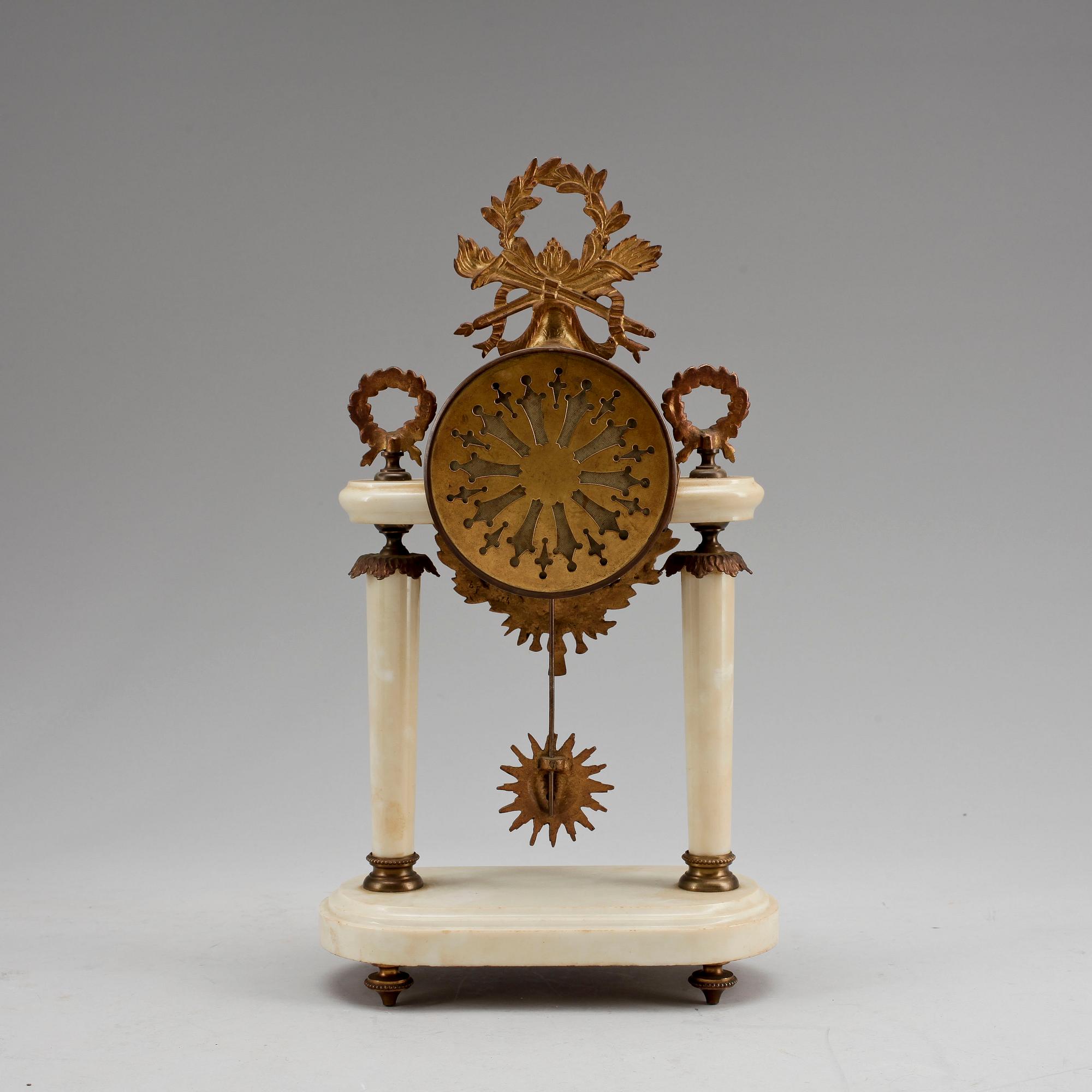 BORDSPENDYL, Louis XVI-stil, 1900-tal.