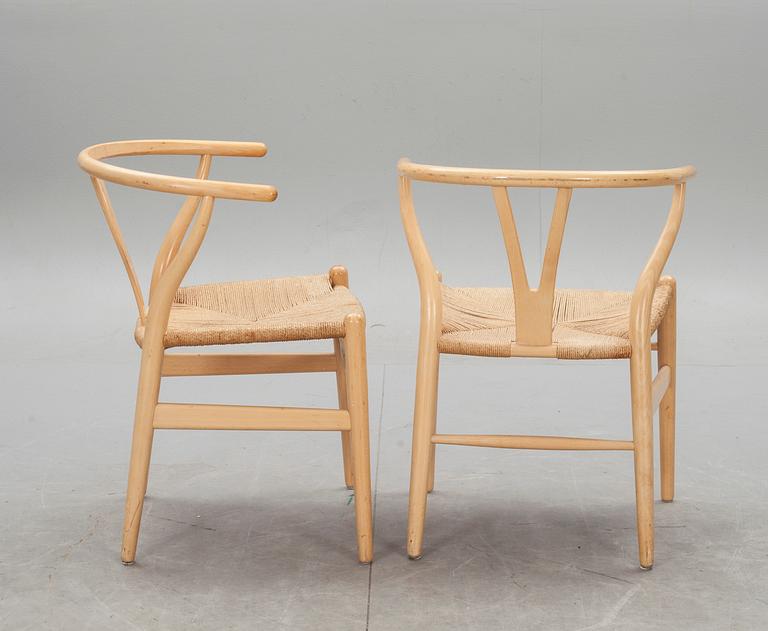 KARMSTOLAR, 2 stycken, Hans J Wegner, "Y-stolen", Carl Hansen & Son, Danmark. 1900-talets andra hälft.