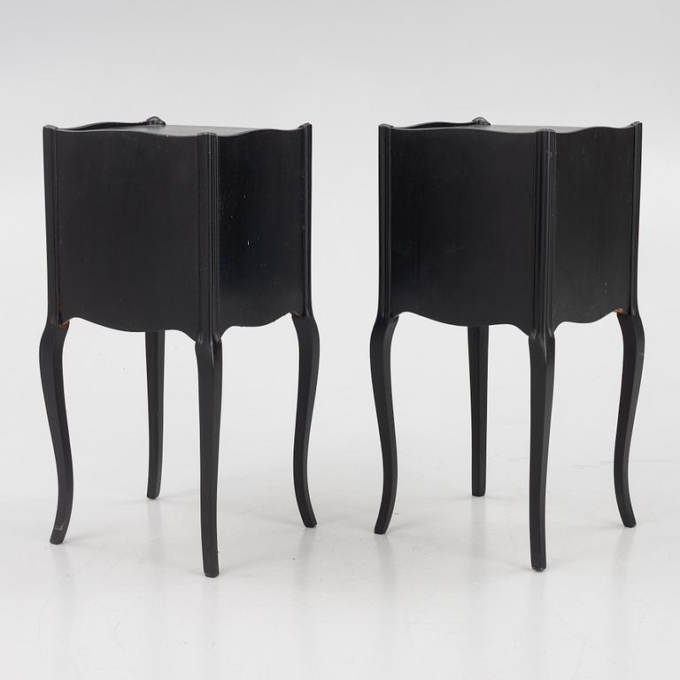 A pair of rococo-stylde bedside tables, mid/second half of the 20th century.