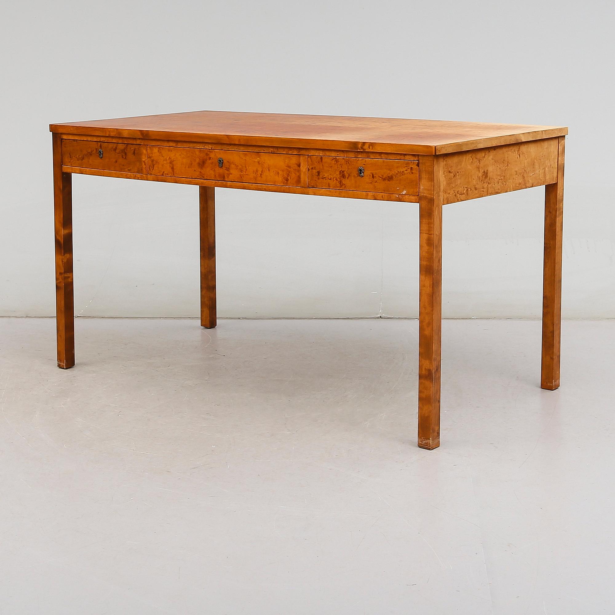 SKRIVBORD, 1900-talets första hälft.