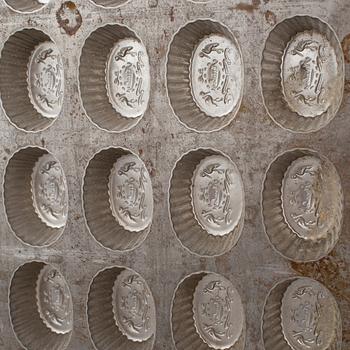 CHOKLADFORMAR, 2 stycken, 1900-talets första hälft.