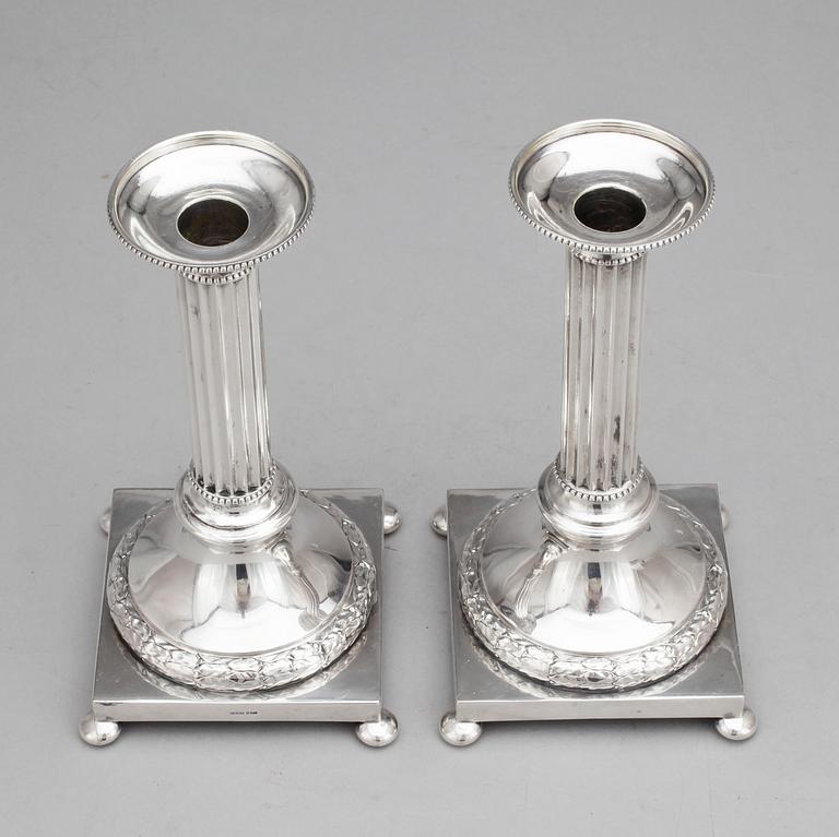 LJUSSTAKAR, ett par, nysilver, CG Hallberg, Stockholm.