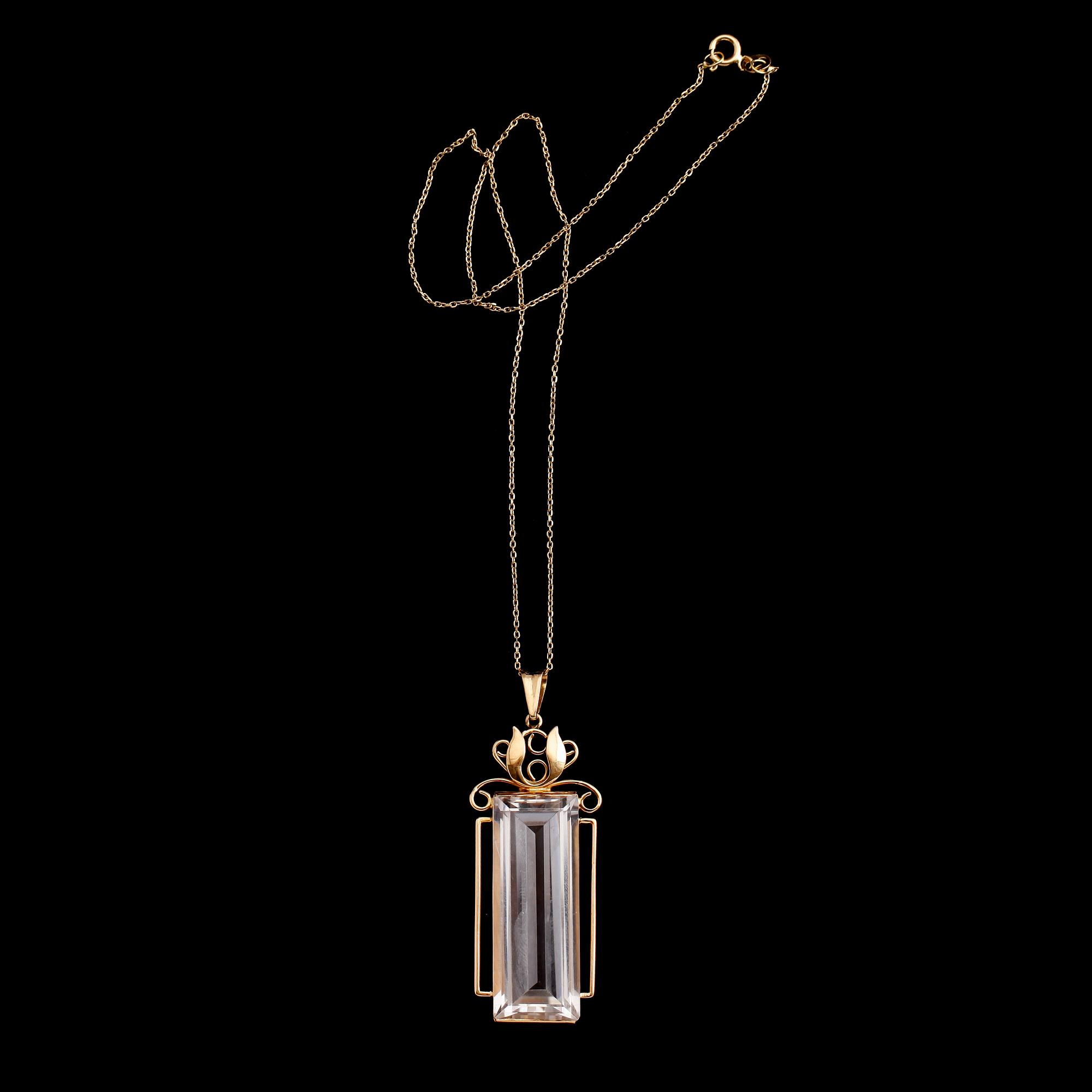 HÄNGE MED KEDJA, 18 k guld, bergkristall, svenska stämplar Stockholm 1946.