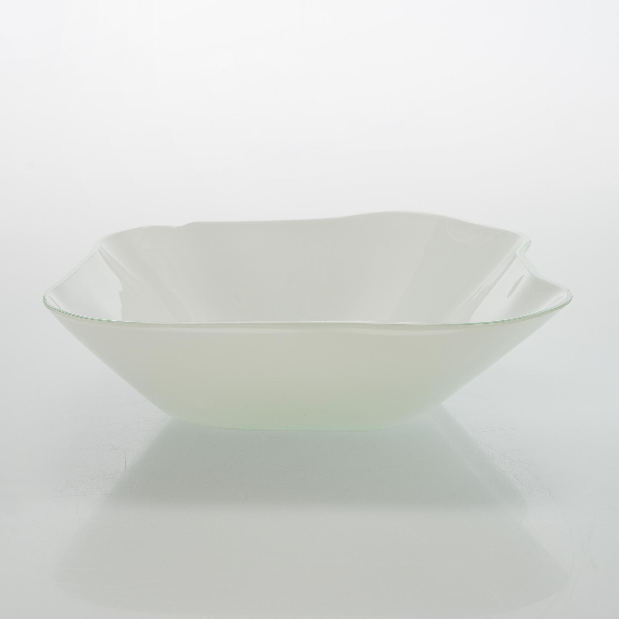 Alvar Aalto, 1 osa lasiveistoksesta, ”Aallon-kukka” 9767C, signeerattu Alvar Aalto Karhula.