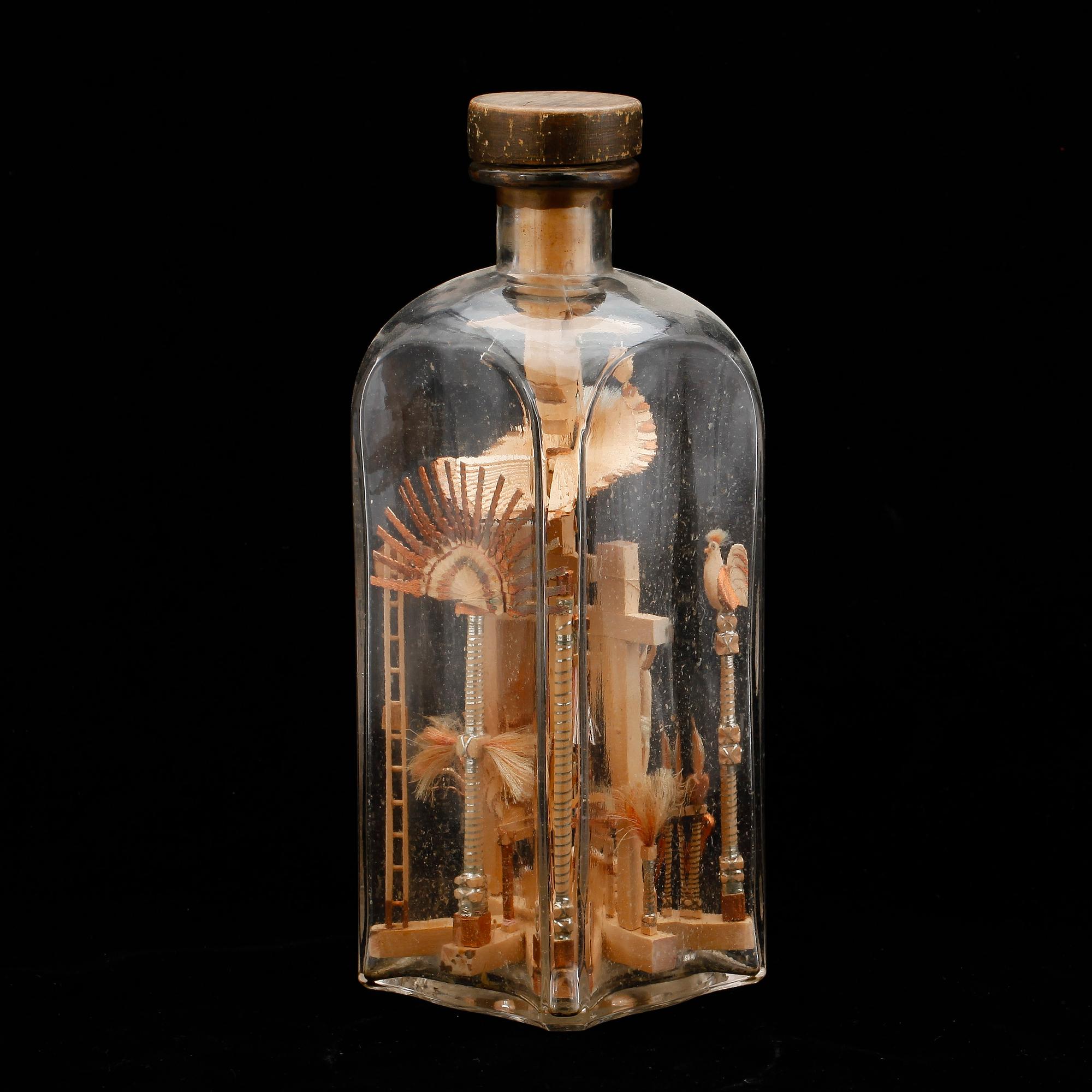 FLASKARBETE / KRUCIFIX, sk sjömansarbete, Italien daterad 1911.