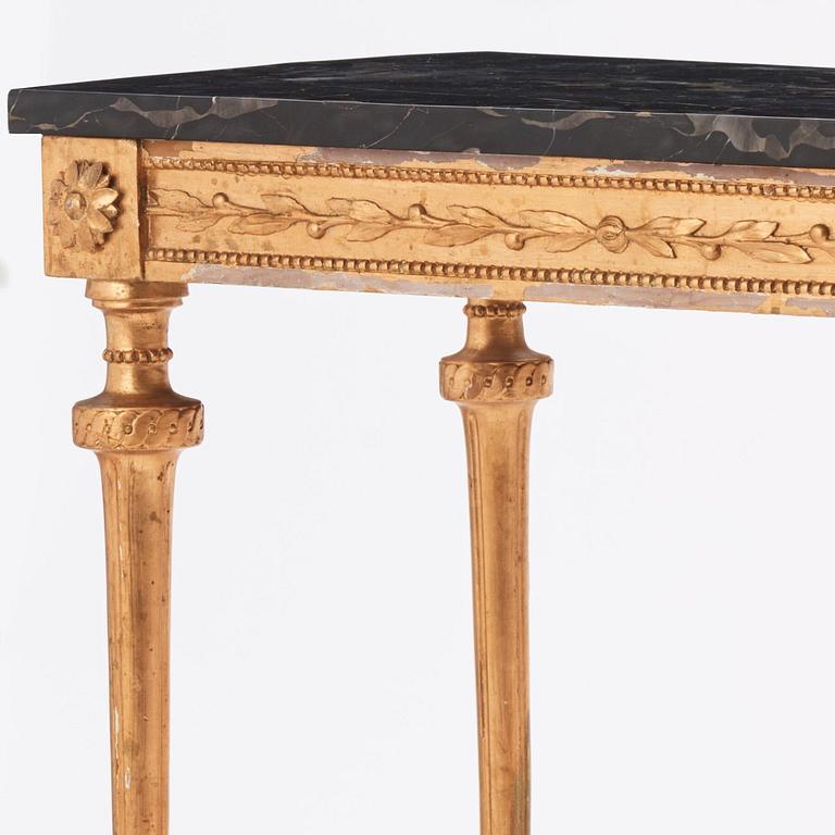 Konsolbord, ett par. Stockholmsarbeten 1700-talets senare del, Gustavianska.