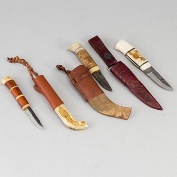 3 Sami knifes.