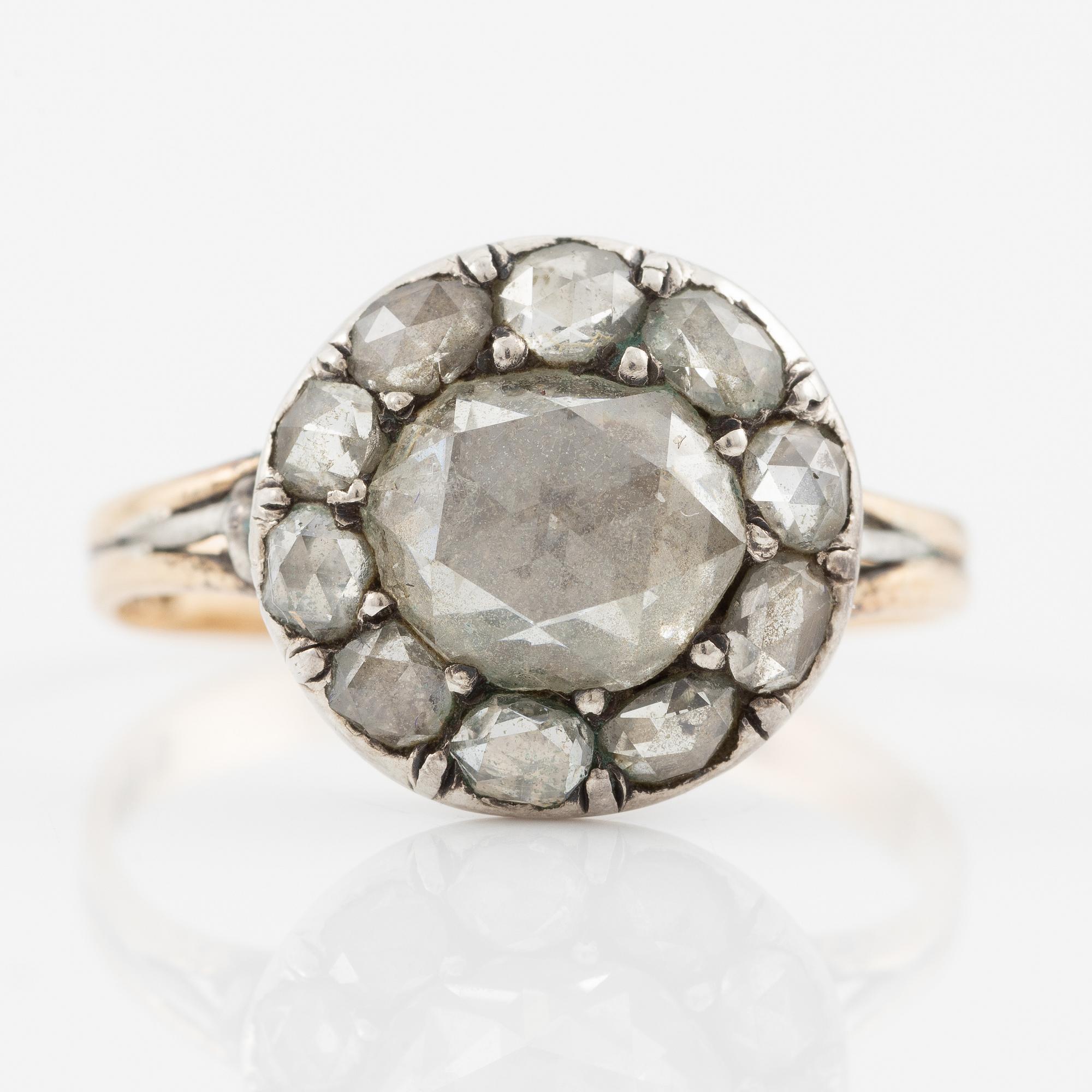 Ring, 18K guld och silver med rosenslipade diamanter.