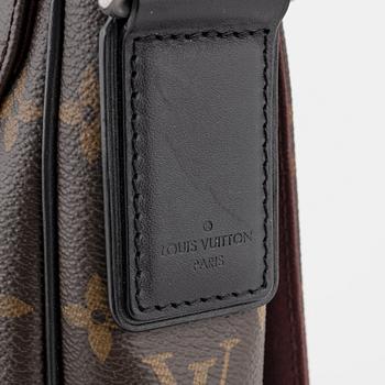 Louis Vuitton, a monogram canvas 'Beaubourg' cross body bag, 2016.