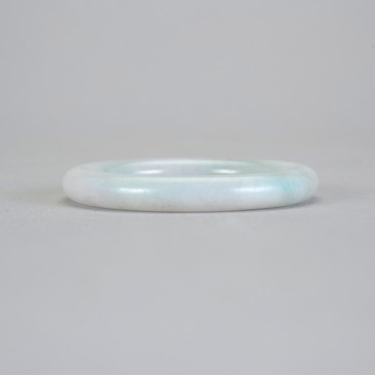 ARMRING, nefrit, troligen 1900-tal.