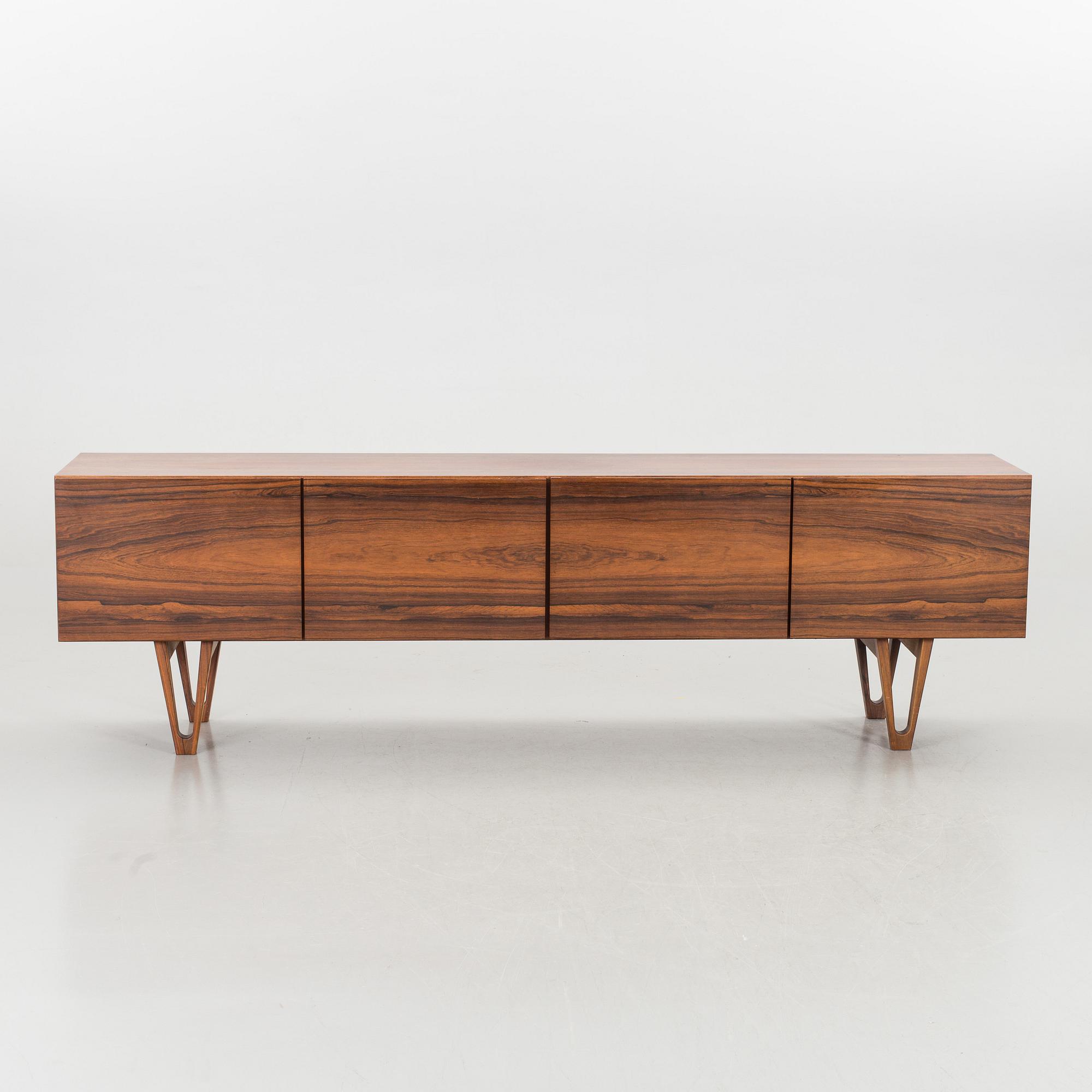 IB KOFOD LARSEN, sideboard  Seffle möbelfabrik 1960-tal Citesintyg.