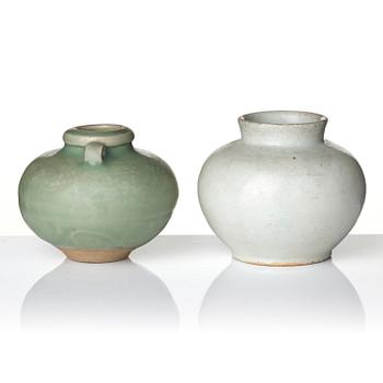 A group lot of ceramics for the Southeast Asian market, 14/16th century. (7 pieces).