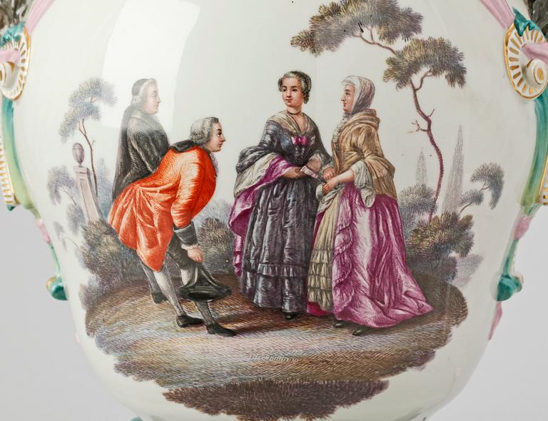 BORDSLAMPA, porslin, 1900-talets första hälft.